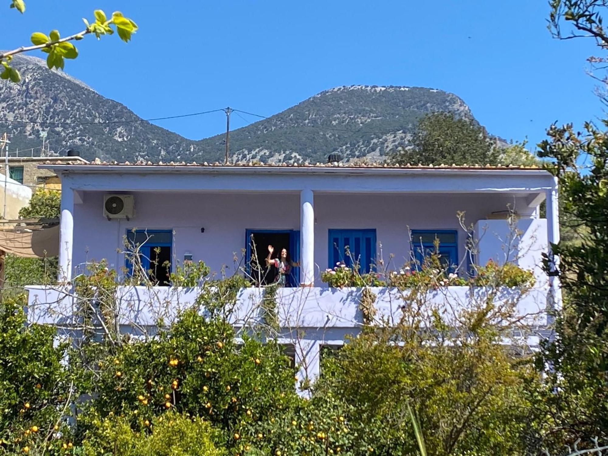 La Maison Bleue Zaros Exterior photo